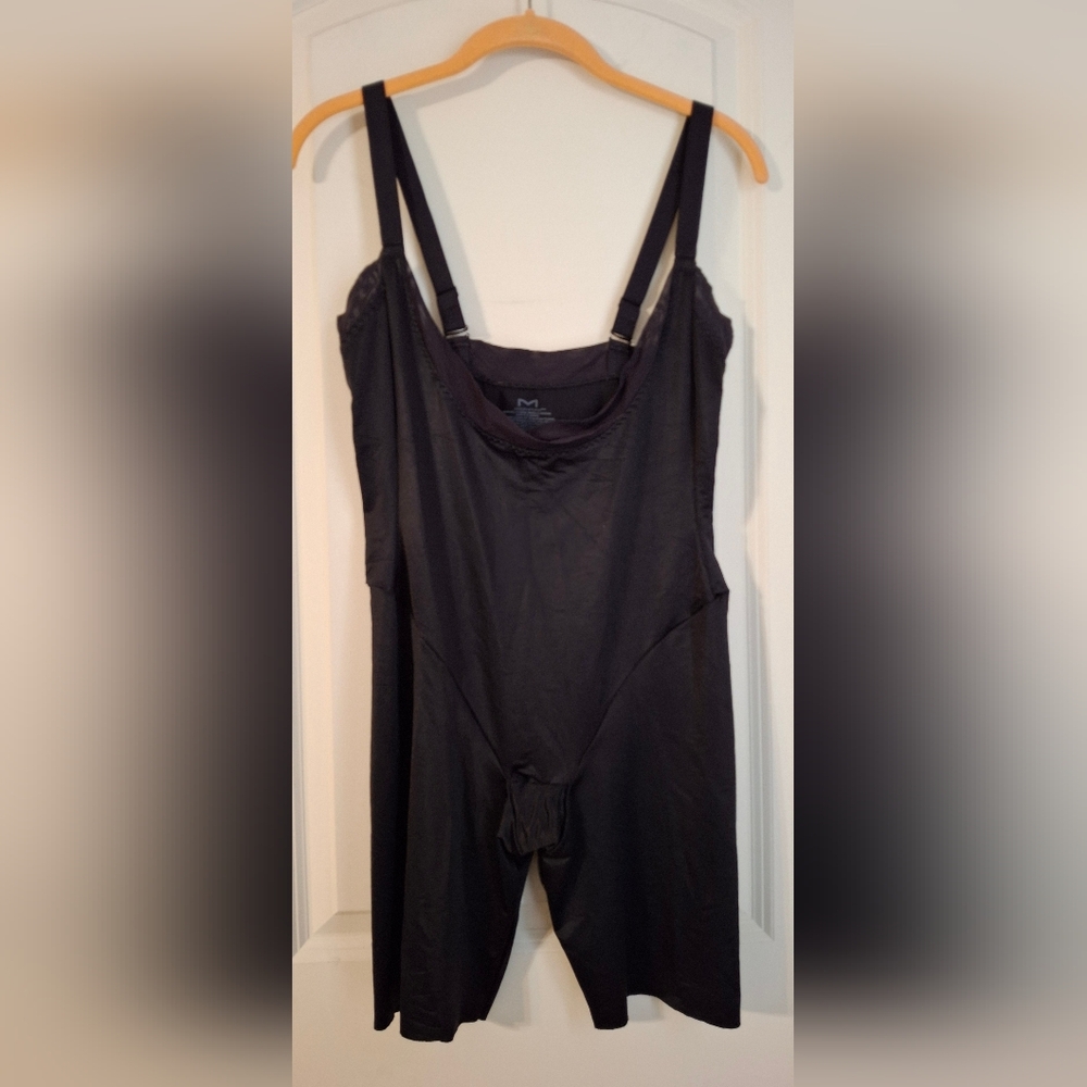 Maidenform shapewear‎ Bodysuit sz M prom party casual